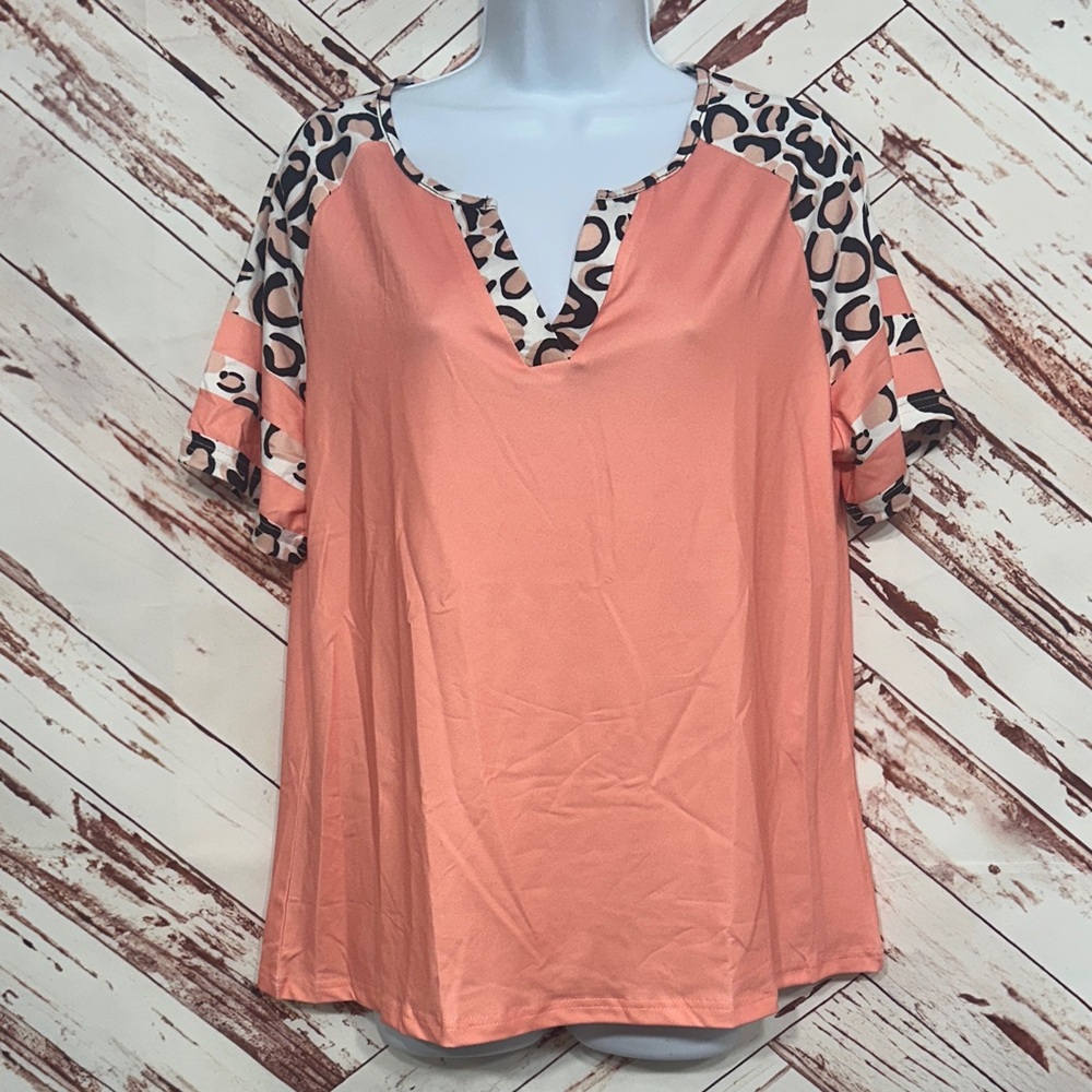 NWOT Peach and Leopard Print Short Sleeve Top